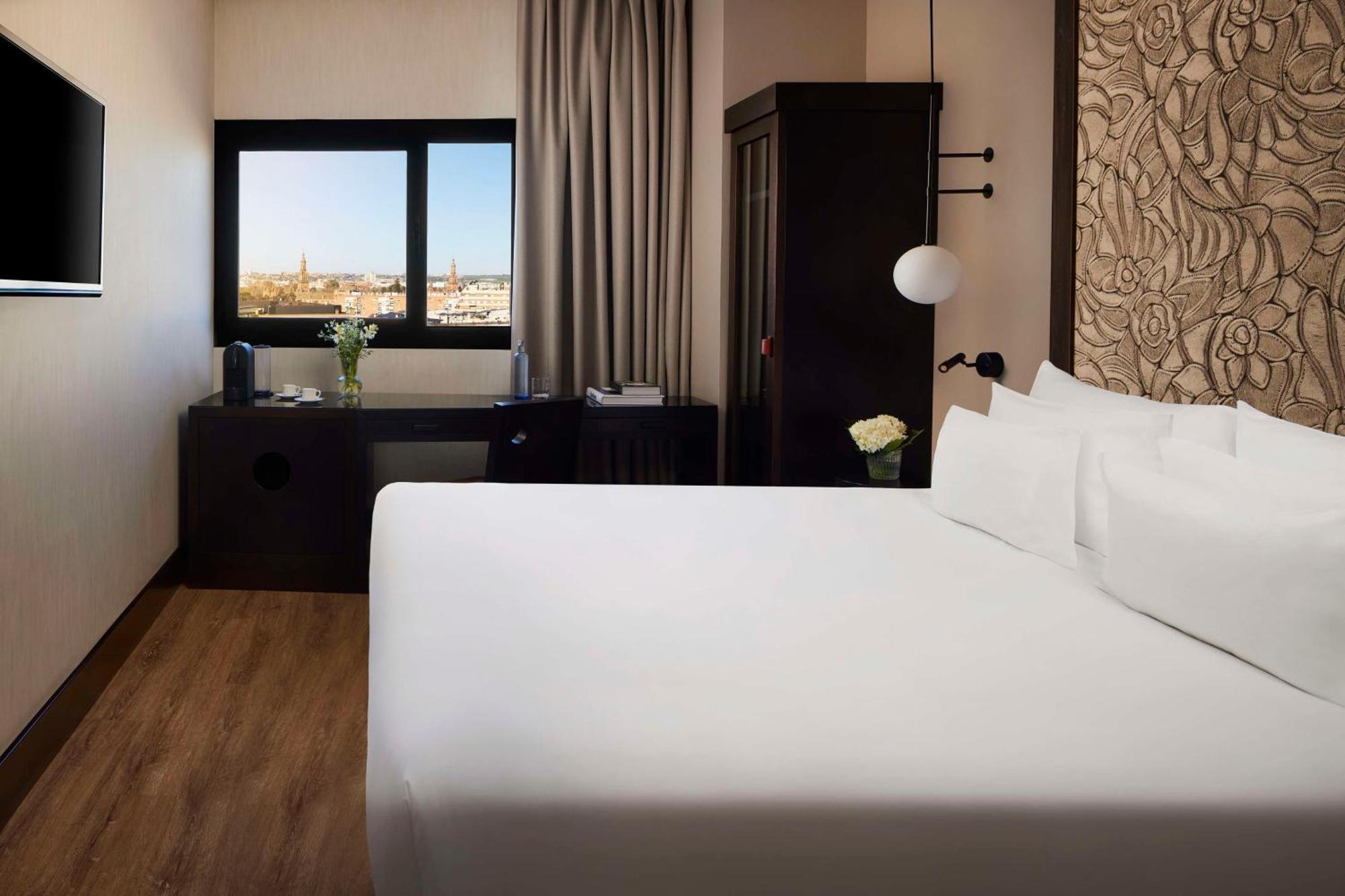 Nh Collection Hotel 4*